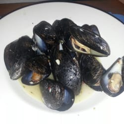 The Tavern on Main - Mussels scampi
