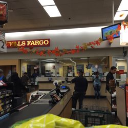 Wells Fargo Bank - Wells bank in Store