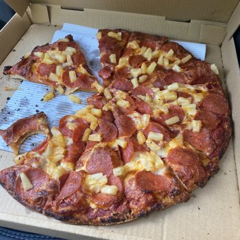 Fultano's Pizza - Dry Charcoal crusted pizza - Pizza Near Me - Cannon Beach, Oregon