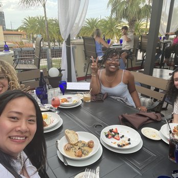 Bites & Bubbles - Wine Bars Near Me - Orlando, Florida