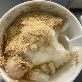 SweetSnow - Original flavor with graham cracker and lychee. - Desserts Near Me - Northridge, California SweetSnow - Original flavor with graham cracker and lychee. - Desserts Near Me - Northridge, California