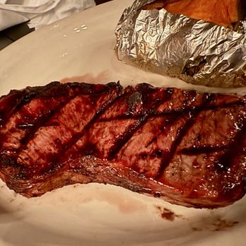 Dunston's Steak House - 12 oz steak - Steakhouses Near Me - Dallas, Texas Dunston's Steak House - 12 oz steak - Steakhouses Near Me - Dallas, Texas