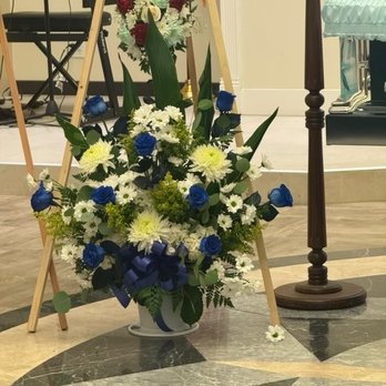 Jasmine's Flowers - Arrangement at vigil service - Florists Near Me - Montebello, California Jasmine's Flowers - Arrangement at vigil service - Florists Near Me - Montebello, California