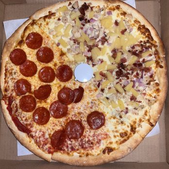 Fresco Pizzeria - Half pepperoni and half sweet chili chicken (the sauce was missing) - Pizza Near Me - San Diego, California Fresco Pizzeria - Half pepperoni and half sweet chili chicken (the sauce was missing) - Pizza Near Me - San Diego, California