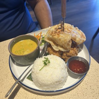 Khao Hom - Roti Gai Tod (curry, chicken, roti) - Thai Near Me - Hayward, California Khao Hom - Roti Gai Tod (curry, chicken, roti) - Thai Near Me - Hayward, California