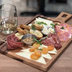 Vyne - 5 oz glass of Chardonnay and charcuterie platter
