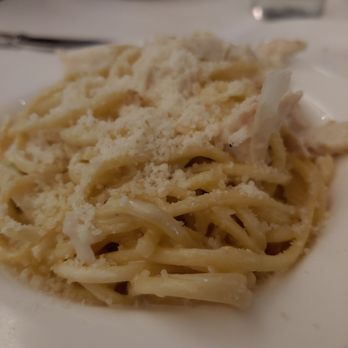 Ciao Bella - Small portion of fettuccine with chicken - Italian Near Me - Bloomington, Minnesota Ciao Bella - Small portion of fettuccine with chicken - Italian Near Me - Bloomington, Minnesota