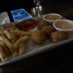 Black Bull - Alligator Bites and Fries