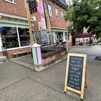 Half Moon Rondout Cafe - Donuts Near Me - Kingston, New York