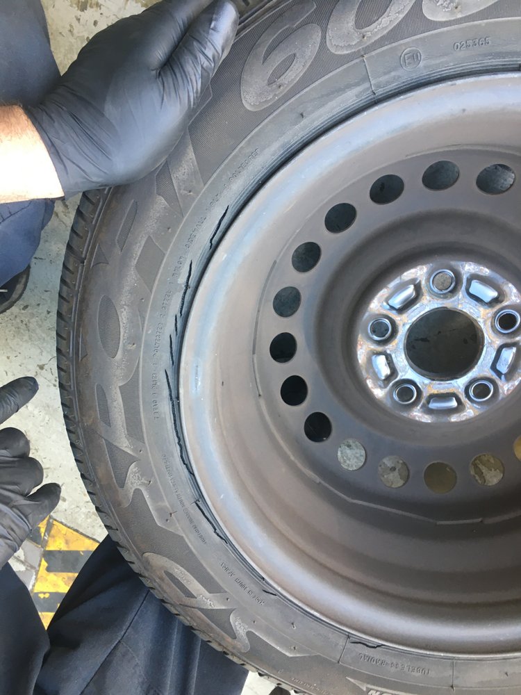 UNIVERSAL TIRES & AUTO CARE 17 Photos & 29 Reviews 2821 Fruitridge