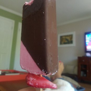 Fruta Ice Cream - Strawberry chocolate popsicle. - Ice Cream & Frozen Yogurt Near Me - Santa Rosa, California Fruta Ice Cream - Strawberry chocolate popsicle. - Ice Cream & Frozen Yogurt Near Me - Santa Rosa, California