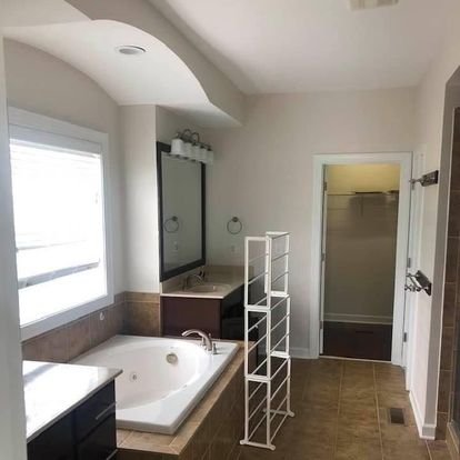 Slide of Vanegas Handyman