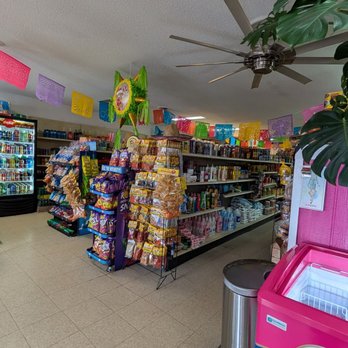 La Pasadita - Inside - Juice Bars & Smoothies Near Me - Monticello, Indiana