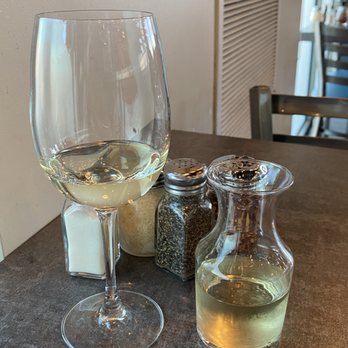 Via Baci - Kim Crawford Sauvignon Blanc. - Italian Near Me - Lone Tree, Colorado