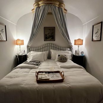 Le Sirenuse - Turn down for what?! lol. Immaculate turn down service - Hotels Near Me - Positano, SA