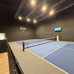 The Picklr - Warm up court