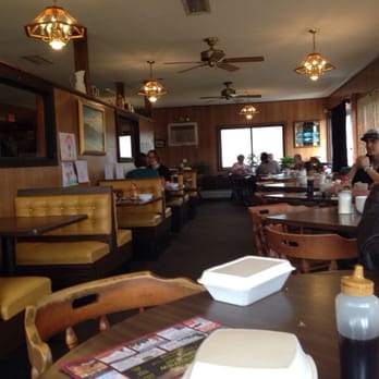 Country View Restaurant - Inside the restaurant, cozy, warm and pleasant, great service - Breakfast & Brunch Near Me - Brooklyn, Connecticut Country View Restaurant - Inside the restaurant, cozy, warm and pleasant, great service - Breakfast & Brunch Near Me - Brooklyn, Connecticut