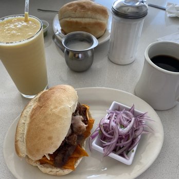 Delicias Del Peru - Lima breakfast with a passion fruit smoothie - Peruvian Near Me - Hollywood, Florida