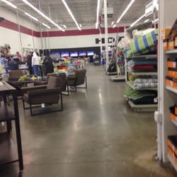 Bargain Hunt - Front of store