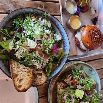 Le Great Outdoor - Greek salad, smoked burger, avo toast - Mediterranean Near Me - Santa Monica, California Le Great Outdoor - Greek salad, smoked burger, avo toast - Mediterranean Near Me - Santa Monica, California