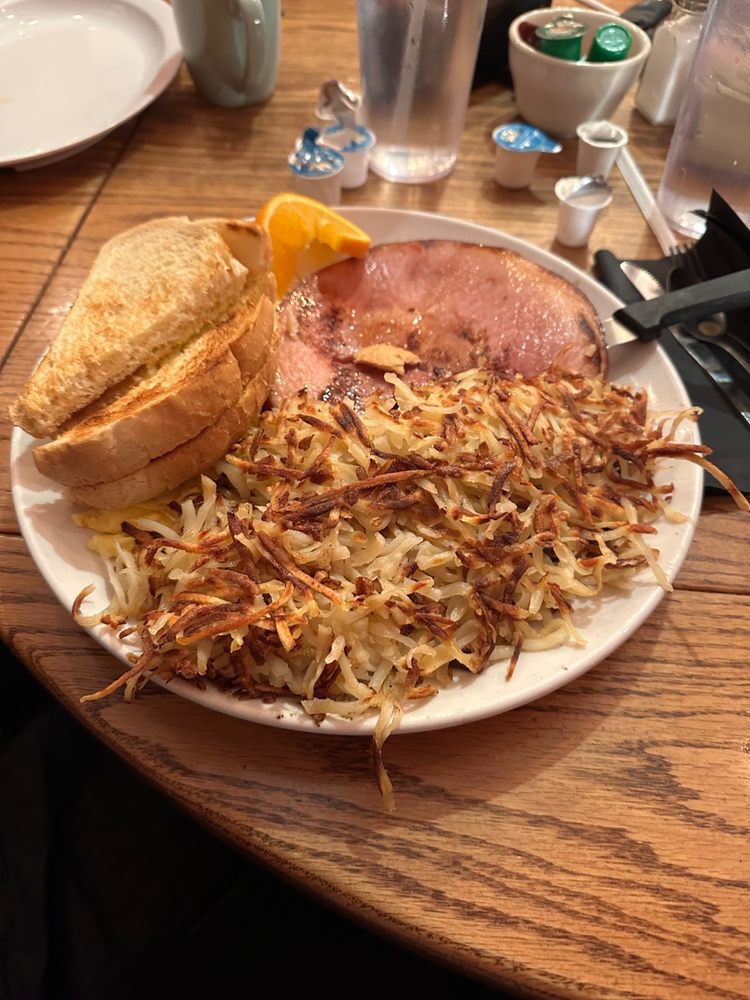 HALE’S RESTAURANT & LOUNGE 73 Photos & 109 Reviews 174 E Main St