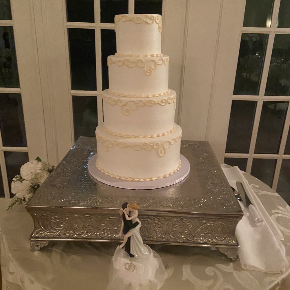 Pen Ryn Estate - Wedding cake - Caterers Near Me - Bensalem, Pennsylvania Pen Ryn Estate - Wedding cake - Caterers Near Me - Bensalem, Pennsylvania