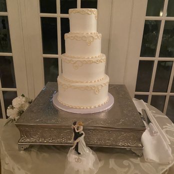 Pen Ryn Estate - Wedding cake - Caterers Near Me - Bensalem, Pennsylvania Pen Ryn Estate - Wedding cake - Caterers Near Me - Bensalem, Pennsylvania