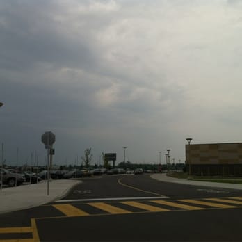 Outlet Collection - Shopping Centers Near Me - Niagara-on-the-lake, Ontario