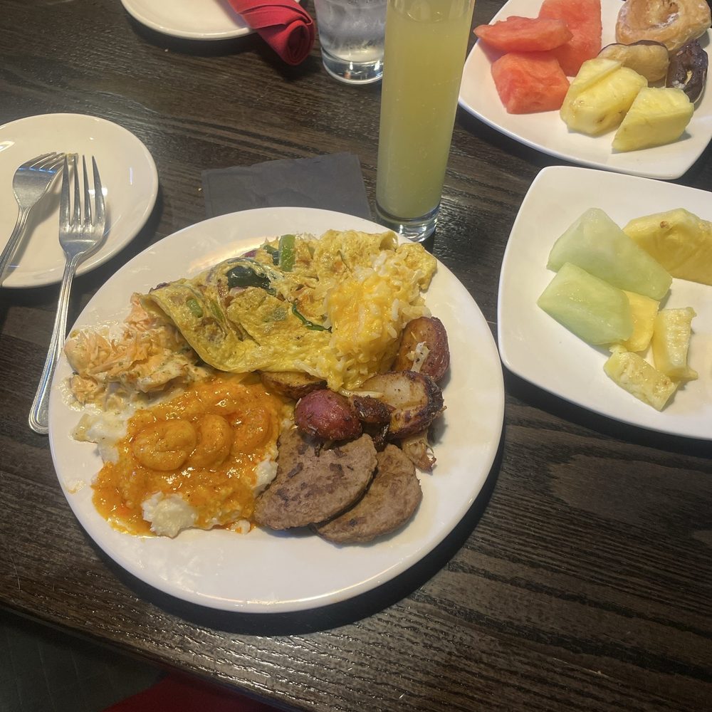 Brunch and mimosas