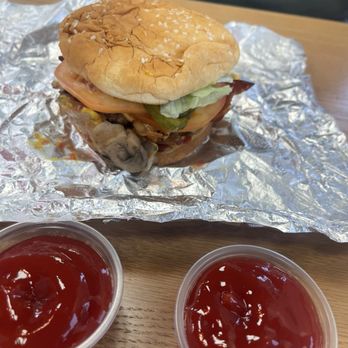 Five Guys - Cheeseburger - Burgers Near Me - Tulsa, Oklahoma