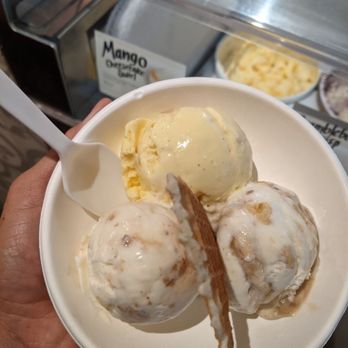 Jeni's Splendid Ice Creams - Trio of half scoops - Ice Cream & Frozen Yogurt Near Me - Nashville, Tennessee Jeni's Splendid Ice Creams - Trio of half scoops - Ice Cream & Frozen Yogurt Near Me - Nashville, Tennessee