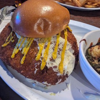 Fritz's Pour House - Pubs Near Me - Joliet, Illinois