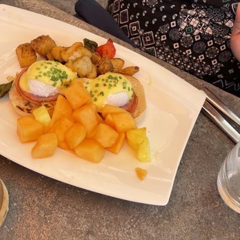 A'Bouzy - Eggs Benedict - Champagne Bars Near Me - Houston, Texas