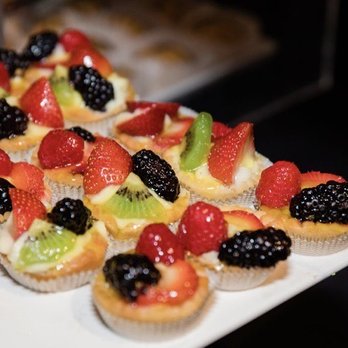 Pierre's Cakes - Bakeries Near Me - Winnetka, California
