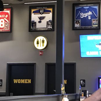 Buffalo Wild Wings - Sports Bars Near Me - SEDALIA, Missouri