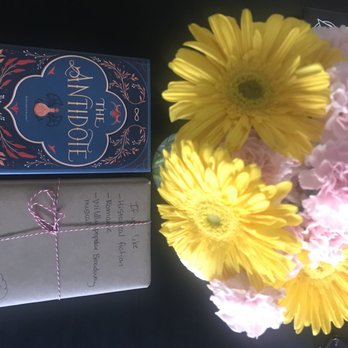 BookPeople - Bookstores Near Me - Austin, Texas