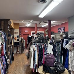 Country Chic - A New & Recycled Boutique - Tons of clothes