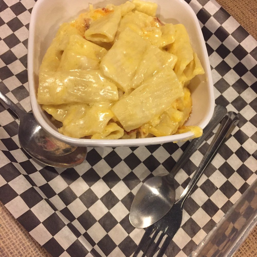Community Q BBQ - How can  you resist Mac n cheese. - Barbeque Near Me - Decatur, Georgia