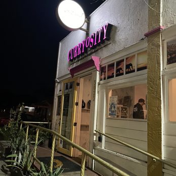 Curryosity - Ambiance - Indian Near Me - San Diego, California