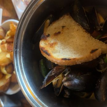 Barcelona - Mussels - Spanish Near Me - Columbus, Ohio