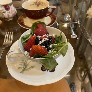 Tea at 1024 - Strawberry spinach salad - Tea Rooms Near Me - Honolulu, Hawaii