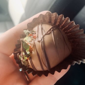 E&M's Cupcakery & Creamery - Chocolate covered strawberries - Cupcakes Near Me - Macclenny, Florida E&M's Cupcakery & Creamery - Chocolate covered strawberries - Cupcakes Near Me - Macclenny, Florida