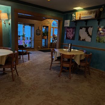 Ann's Italian Restaurant - interior seating - Italian Near Me - Hales Corners, Wisconsin