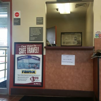 Jiffy Lube - Front desk/waiting area - Auto Repair Near Me - Glenview, Illinois