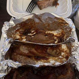 This is the worst BBQ EVER they must boil their meat! It doesn't taste like it hit a grill at all undercooked meat and throw sauce on it! This is the worst BBQ EVER they must boil their meat! It doesn't taste like it hit a grill at all undercooked meat and throw sauce on it!