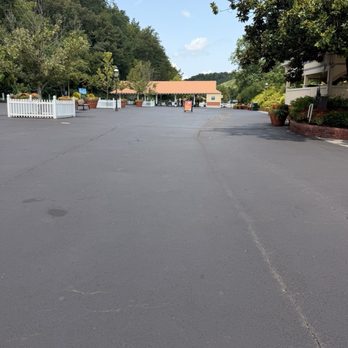 Dollywood - Pavement with no grass along the sides for service animals. - Amusement Parks Near Me - Pigeon Forge, Tennessee Dollywood - Pavement with no grass along the sides for service animals. - Amusement Parks Near Me - Pigeon Forge, Tennessee