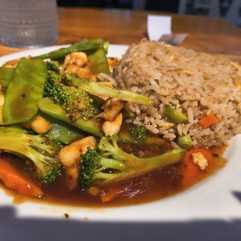 Evergreen Downtown - Chicken Stir Fry w/Fried Rice. - Chinese Near Me - Ann Arbor, Michigan