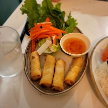 Em Vietnamese Bistro - Spring rolls - Vietnamese Near Me - Brooklyn, New York Em Vietnamese Bistro - Spring rolls - Vietnamese Near Me - Brooklyn, New York