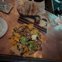 Alto Cinco - Nachos and replacement shrimp tacos