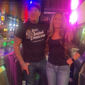 Glitch Barcadium - Justin and Ida - Beer Bar Near Me - Lake Havasu City, Arizona